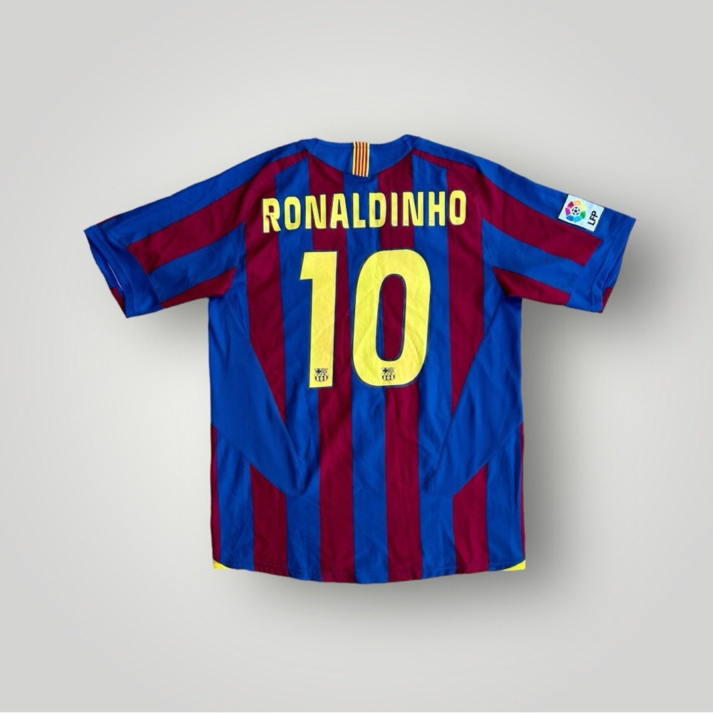 Vintage Y2K 2005-2006 Nike FC Barcelona Ronaldinho #10 Home Soccer Jersey
